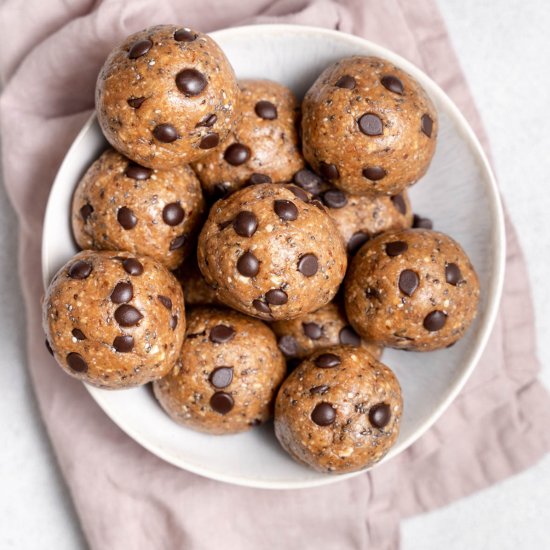 OATMEAL COOKIE DOUGH BITES