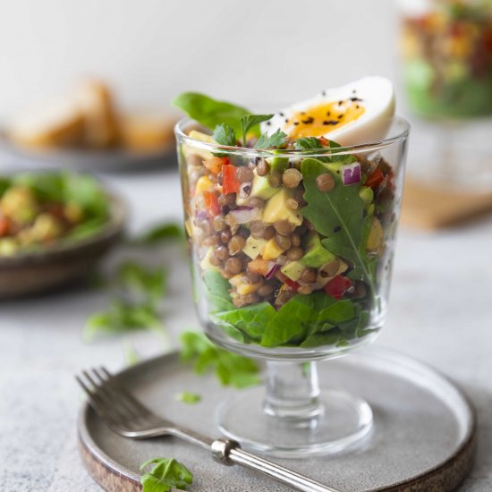 Lentil salad with an egg