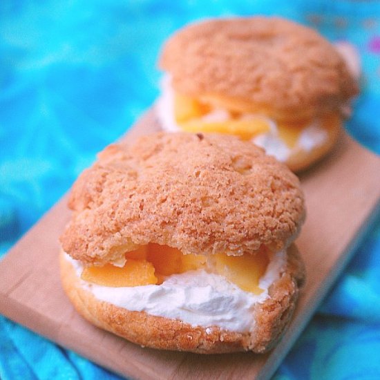 Mango float cream puffs