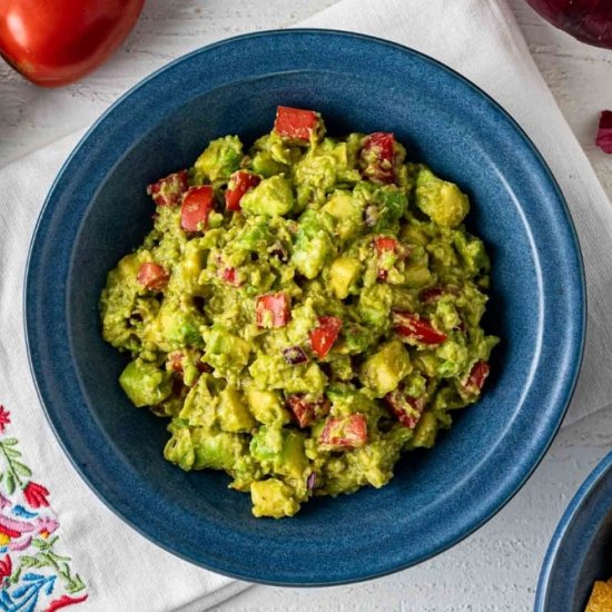 Easy Chunky Guacamole