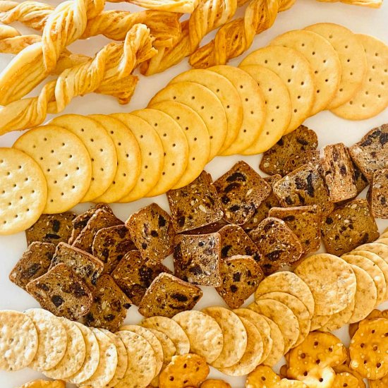 Best Crackers for Charcuterie Board