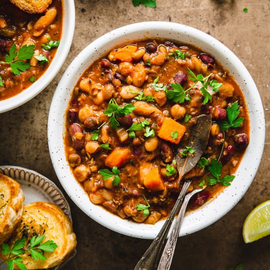 Instant Pot Bean Soup Vegetarian