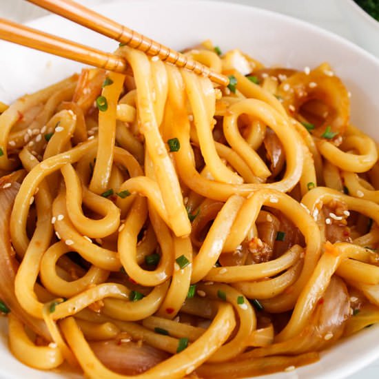 Vegan Garlic Udon Noodles