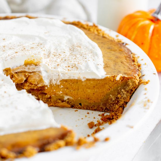 Pumpkin Pie With Graham Cracker