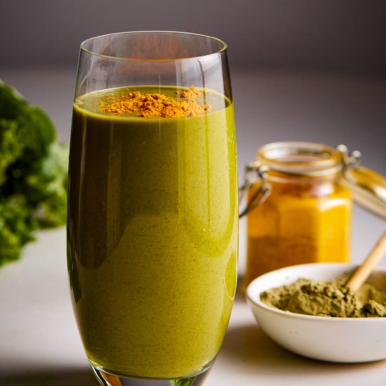 Matcha and turmeric smoothie