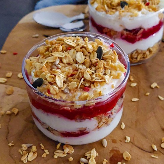 Easy Yogurt with Muesli Cups