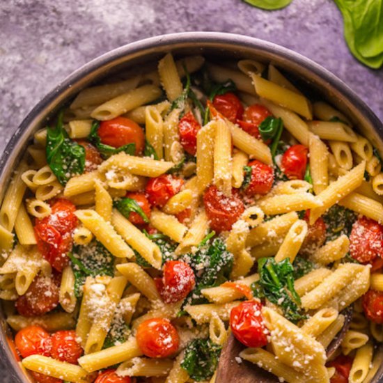 Easy Tomato and Spinach Pasta