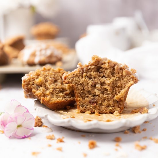 Apple Muffins with Cinnamon Crumb