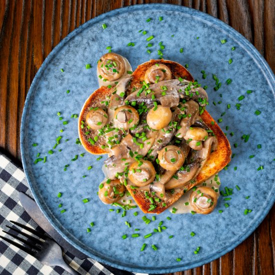 Creamy Garlic Mushrooms on Toast