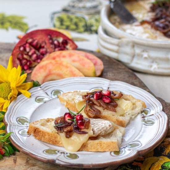 Red Onion & Apple Baked Brie