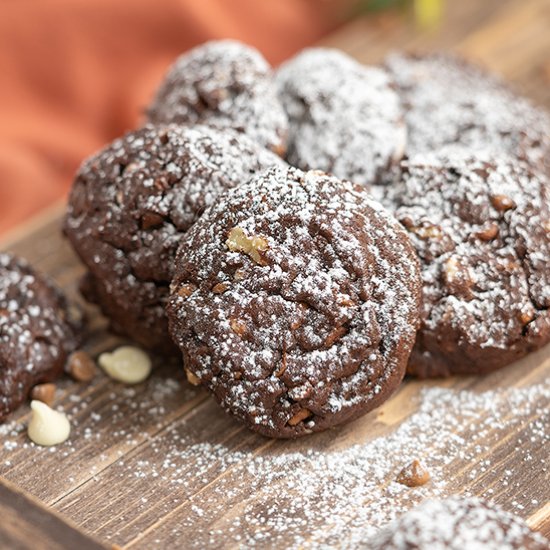 White Chocolate and Caramel Cookies