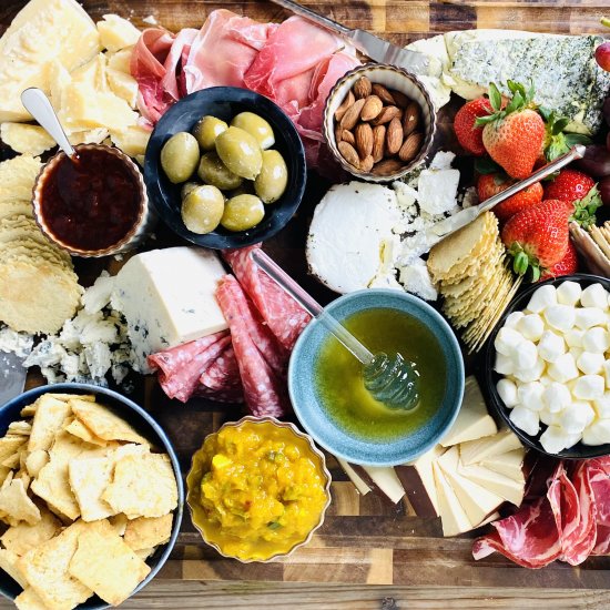 85+ Charcuterie Board Holiday Ideas