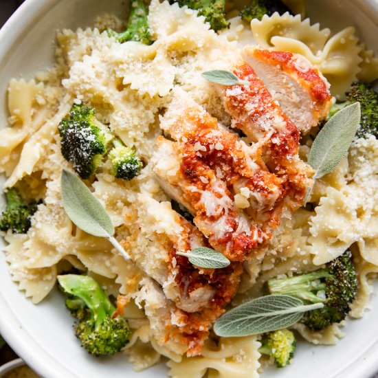 Garlic Parmesan Chicken Pasta