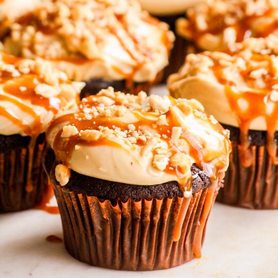 Snickers Cupcakes