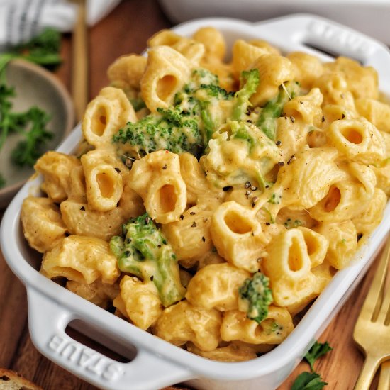 Broccoli Cheddar Mac and Cheese Bro