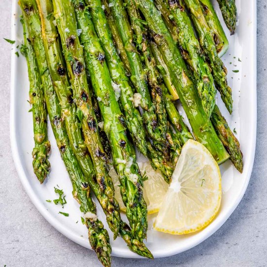 GRILLED LEMON GARLIC ASPARAGUS