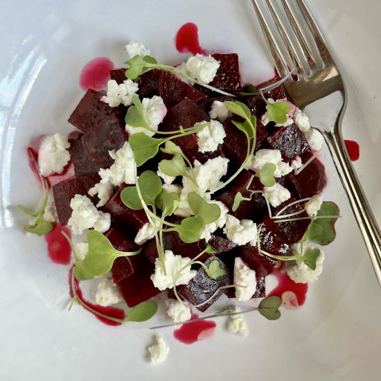 beet and goat cheese salad