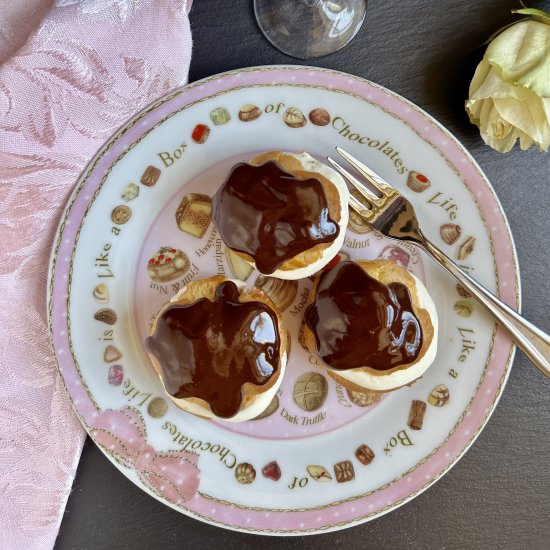 profiteroles with chocolate sauce