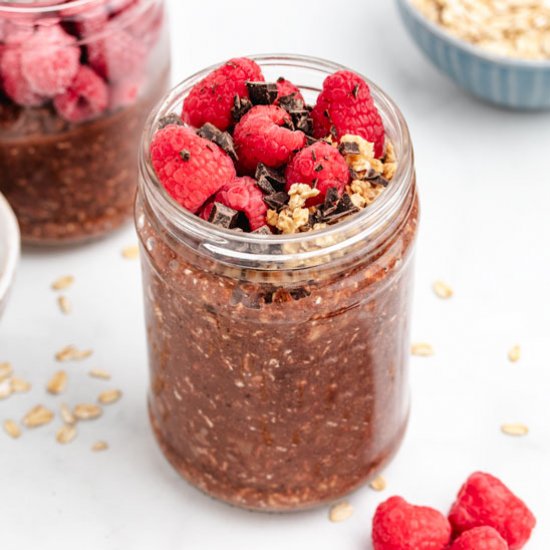 Chocolate Raspberry Overnight Oats