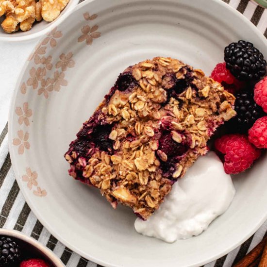 Vegan Berry Baked Oatmeal