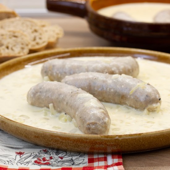 Sausage in horseradish sauce