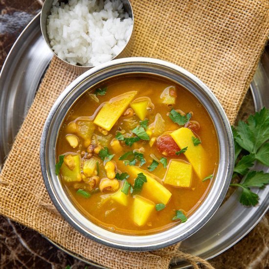 Aloo Bodi Tama; Nepalese Curry Soup