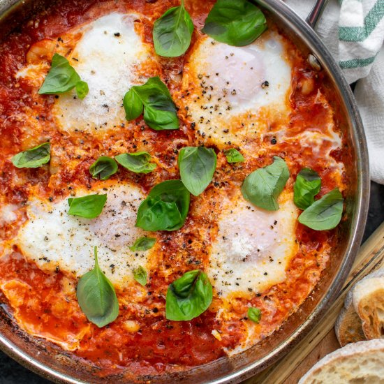 Eggs in Purgatory with White Beans