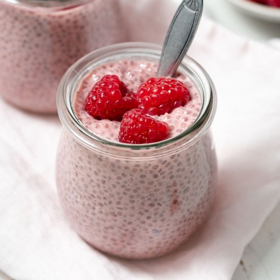 RASPBERRY CHIA PUDDING