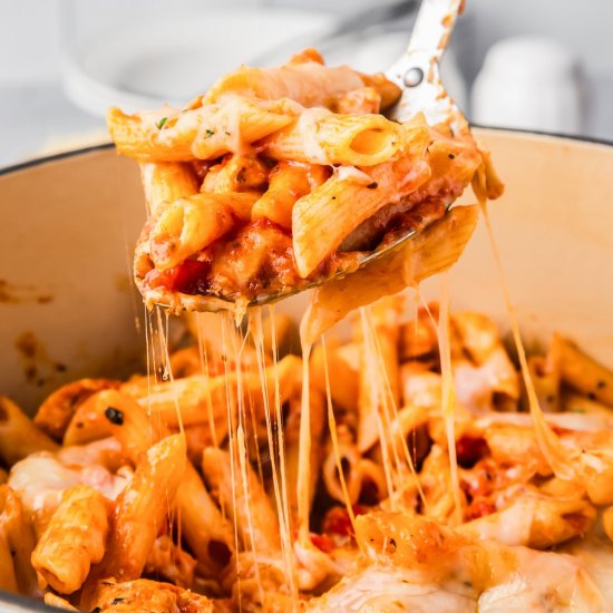 One Pot Chicken Parmesan Pasta