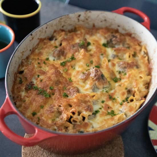 Vegetable and meatballs pasta bake