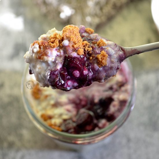 BLUEBERRY CHEESECAKE OVERNIGHT OATS