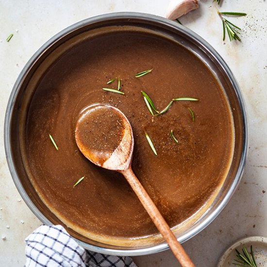 Easy Vegan Onion Gravy