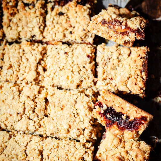 Breakfast Date and Oat bars