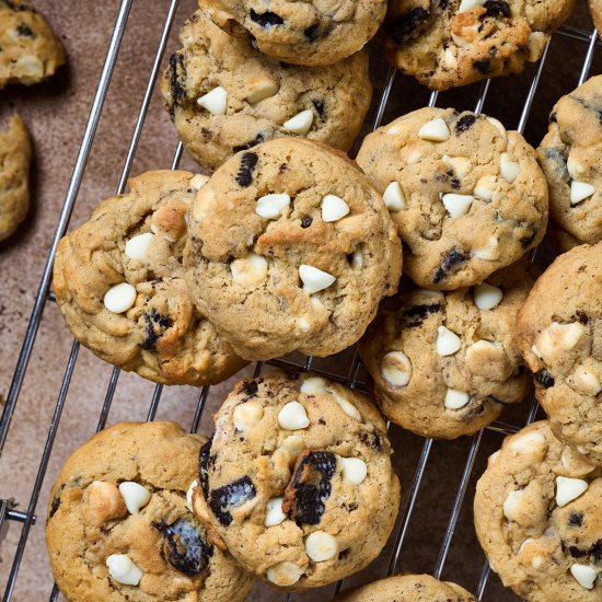 Cookies and Cream Cookies