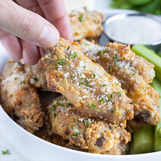 Easy Garlic Parmesan Chicken Wings