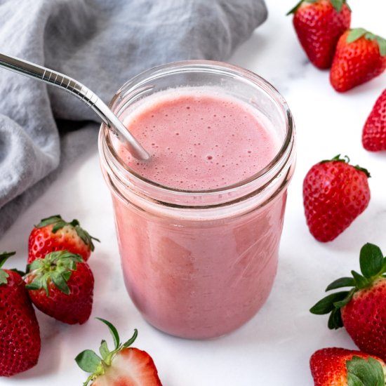 Almond Milk Strawberry Smoothie