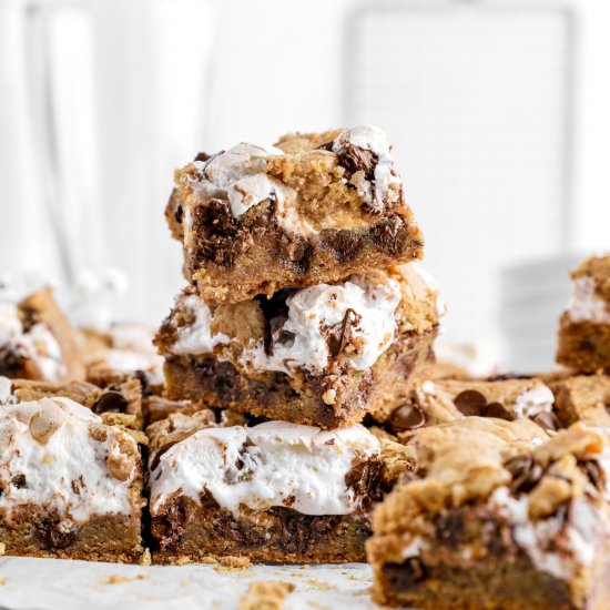 S’mores Cookie Bars