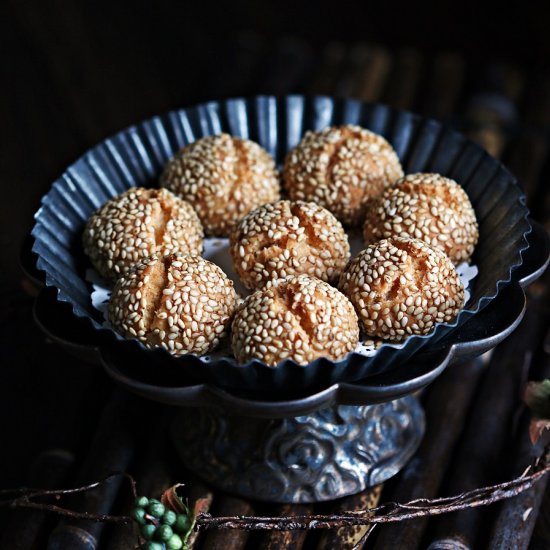 Smiling Sesame Cookie Balls