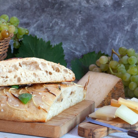 FOCACCIA DE UVAS Y QUESO