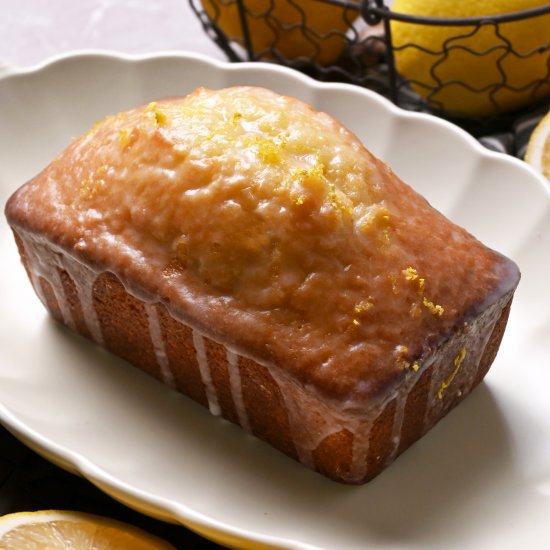 Moist Lemon Pound Cake