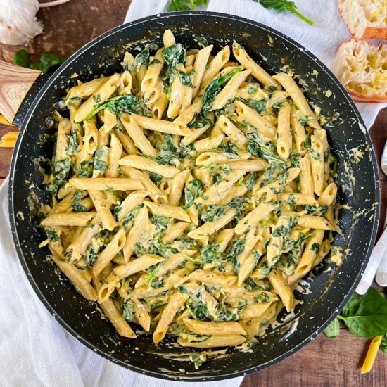 CREAMY Spinach & Garlic Pasta