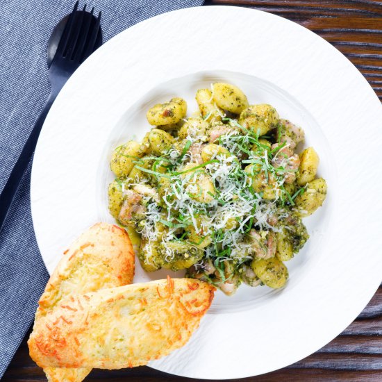 Garlic Chicken Pesto Gnocchi