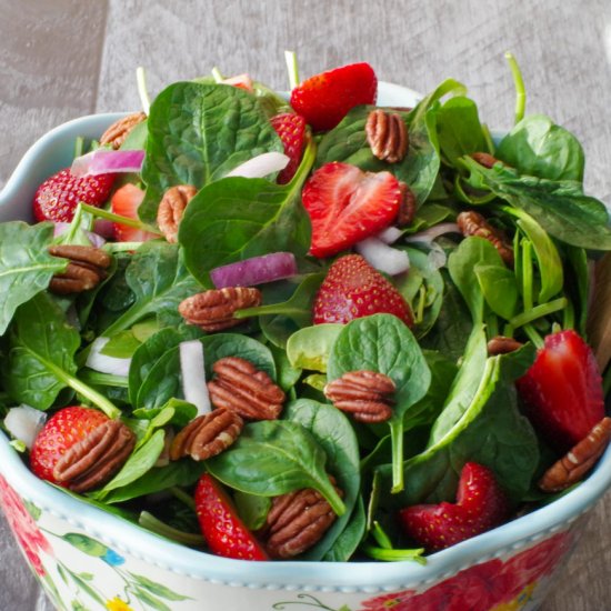 Strawberry Spinach Pecan Salad