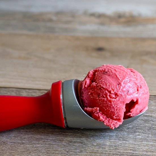 STRAWBERRY-ROSE FROZEN YOGURT