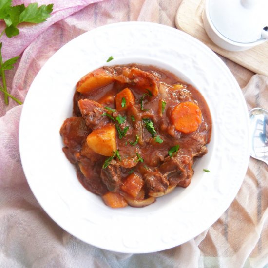 Simple Beef and Tomato Slow Cooked