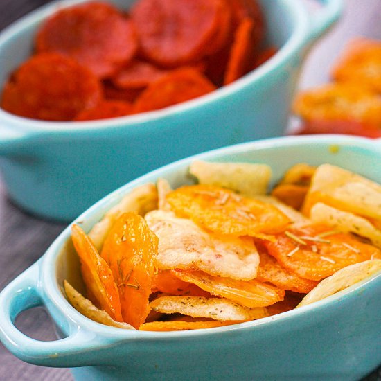 Keto Cheese & Pepperoni Chips