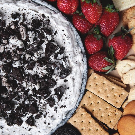 Creamy Oreo Dip