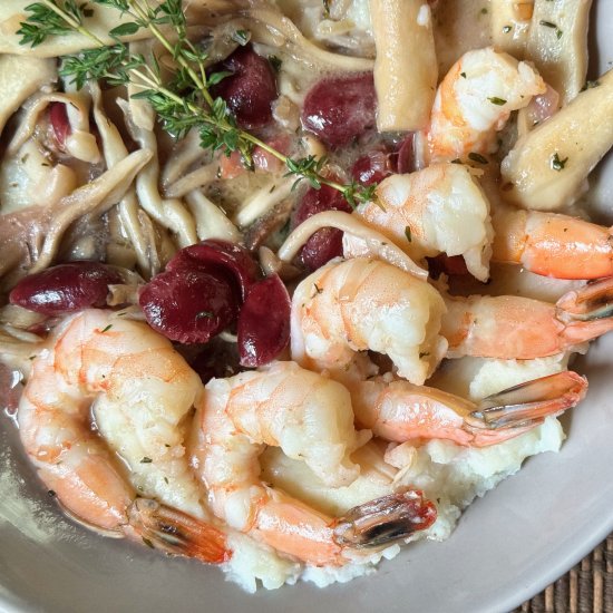 Shrimp with Grapes and Mushrooms