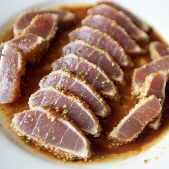 Tuna tataki coated in sesame seeds