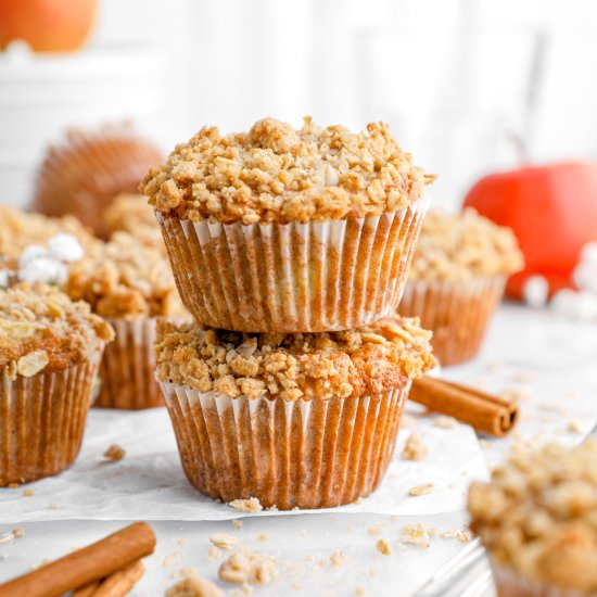 Apple Oatmeal Crumble Muffins